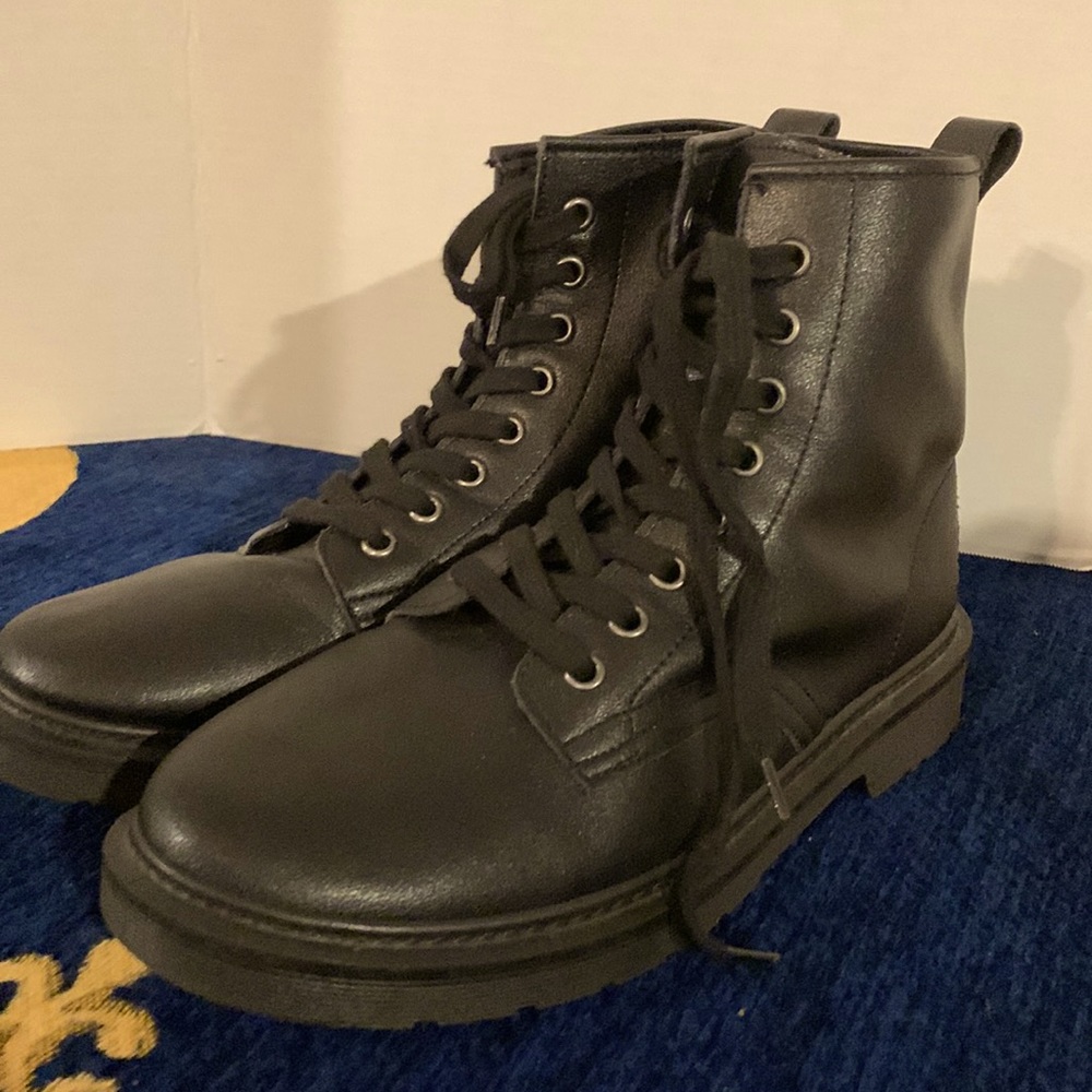 Steve Madden Betty Black Boots size 9